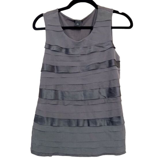 ANN Taylor Women’s Gray Layered Ruffle Top Size M - Picture 2 of 6